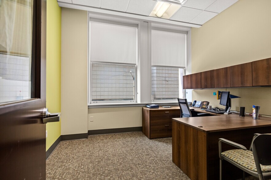 More Photos Of 812 Olive St, Saint Louis Office For Lease