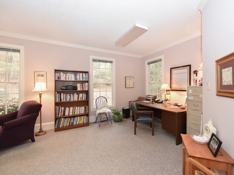 More Photos Of 5561 McNeely Dr, Raleigh Office For Lease