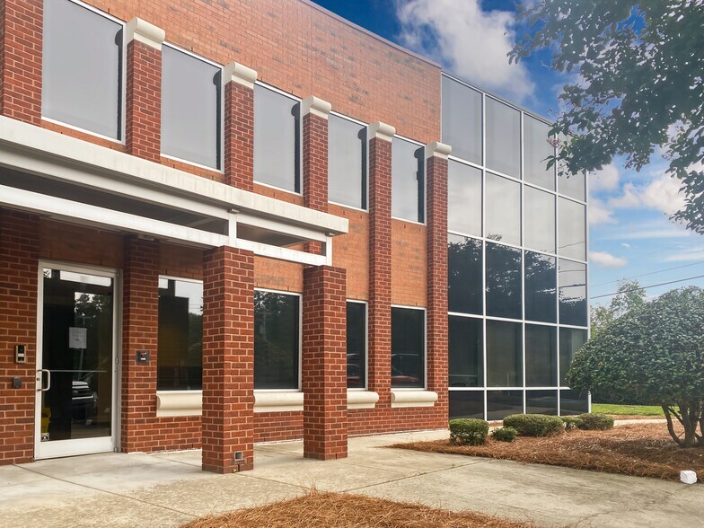 More Photos Of 1831 Eastchester Dr, High Point Coworking Space