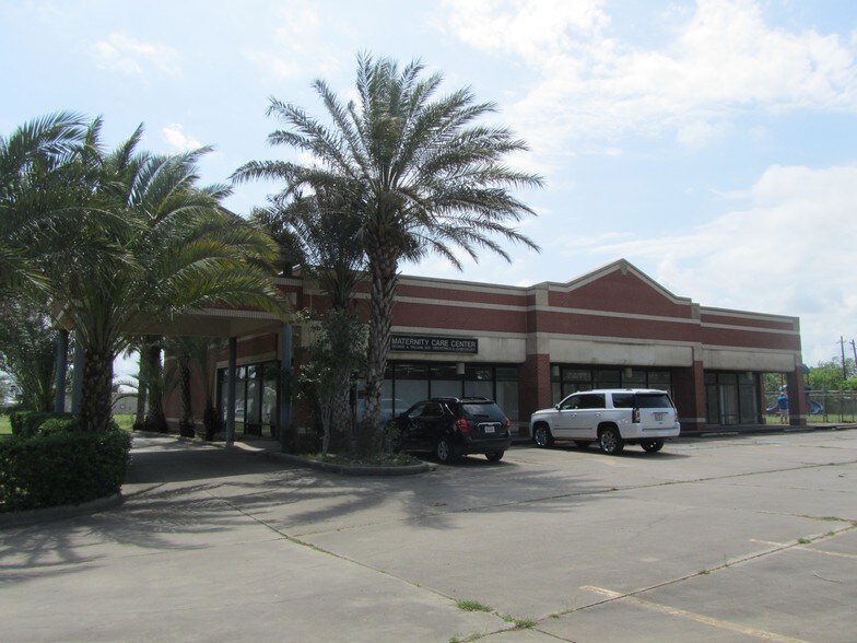More Photos Of 1205-1211 W Austin St, Port Lavaca Office For Lease