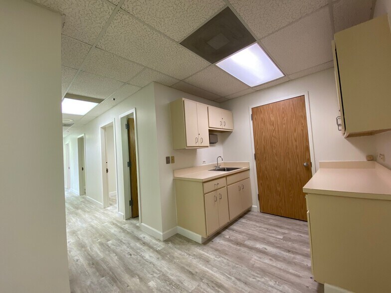 More Photos Of 1830 Town Center Dr, Reston Medical For Sale