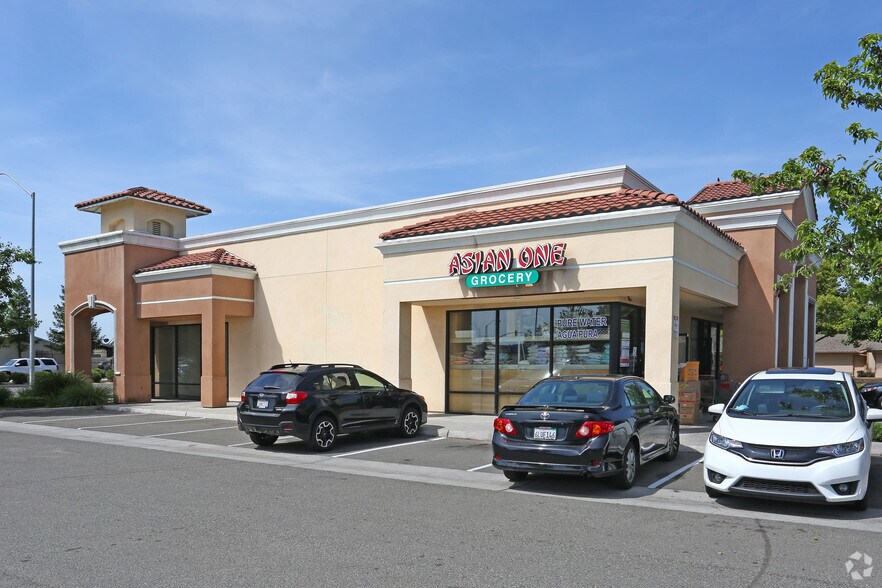 More Photos Of 4454-4474 W Ashlan Ave, Fresno Unknown For Lease