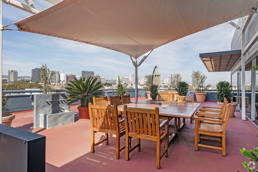 More Photos Of 1640 S Sepulveda Blvd, Los Angeles Office For Lease