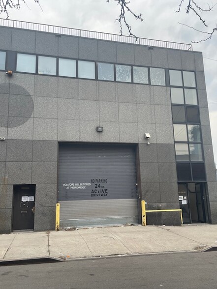 Primary Photo Of 39-20 24th St, Long Island City Warehouse For Lease