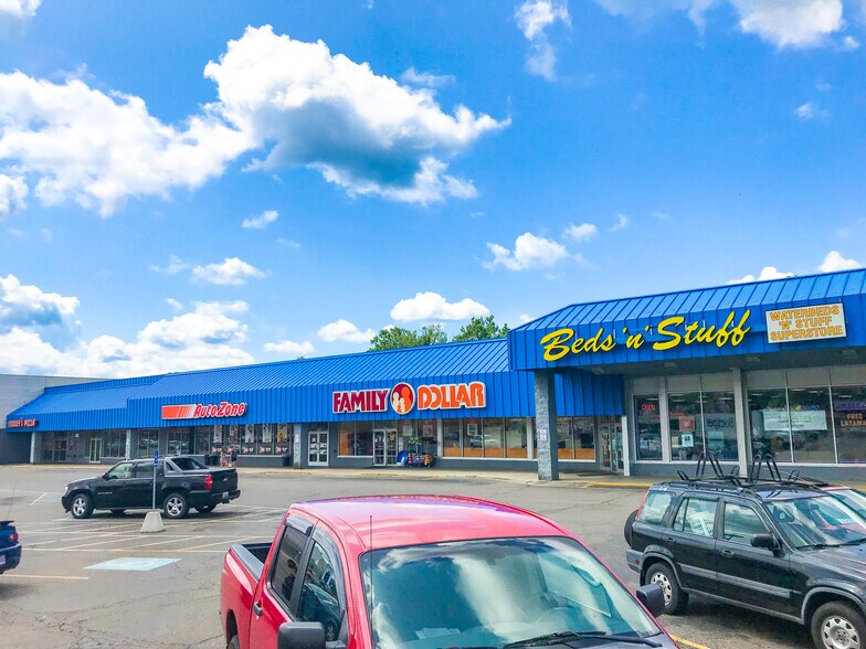 More Photos Of 1185-1259 N Memorial Dr, Lancaster General Retail For Lease