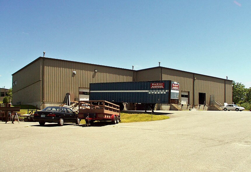 More Photos Of 41 Industrial Dr, Exeter Service For Lease