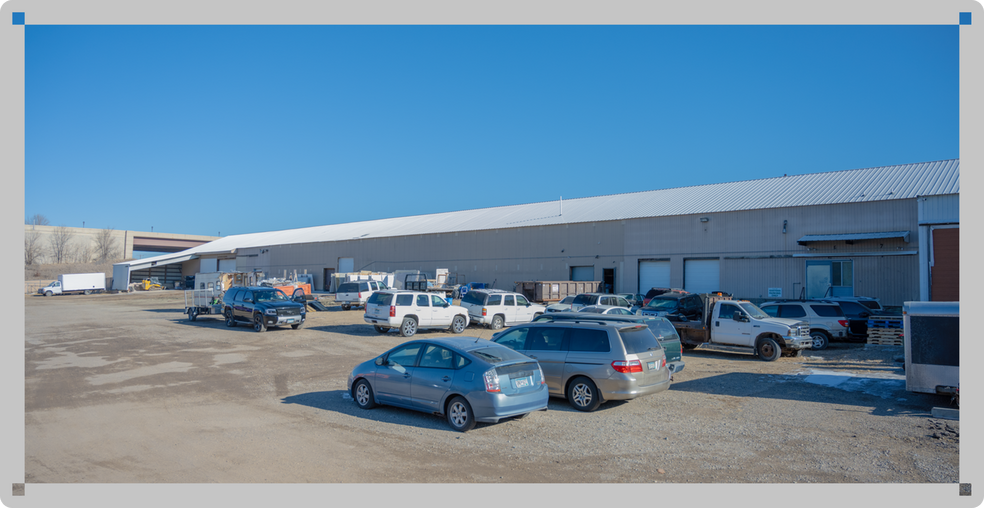 More Photos Of 1545 7th Ave, Newport Showroom For Sale