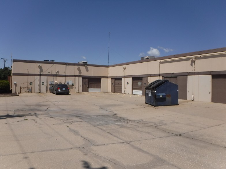 More Photos Of 7803 E Osie St, Wichita Research And Development For Lease