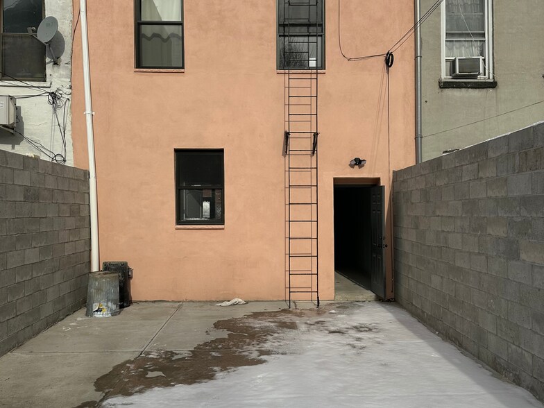 More Photos Of 948 Atlantic Ave, Brooklyn Multifamily For Sale