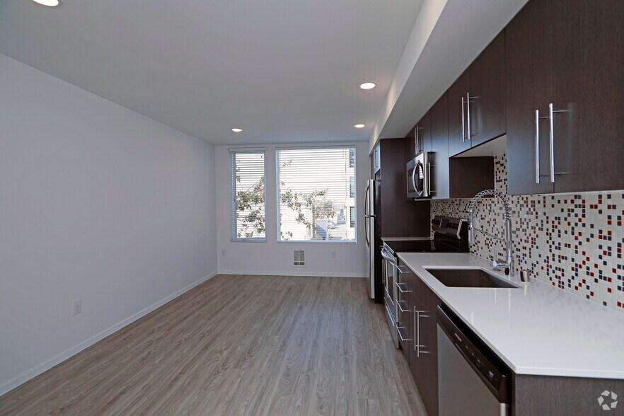 More Photos Of 5512 17th Ave NW, Seattle Apartments For Lease