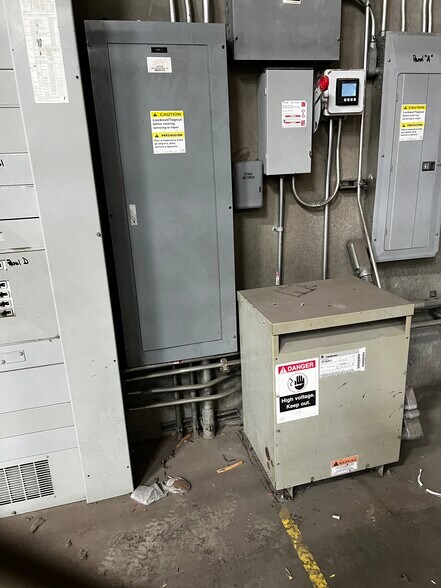 More Photos Of 12432 Foothill Blvd, Sylmar Warehouse For Sale