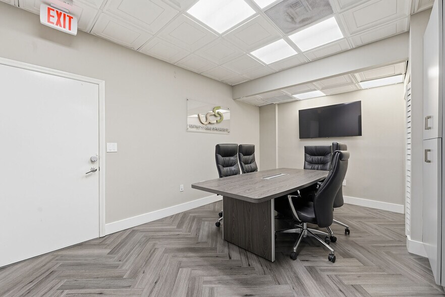 More Photos Of 520 NW 165th St, North Miami Beach Office For Sale