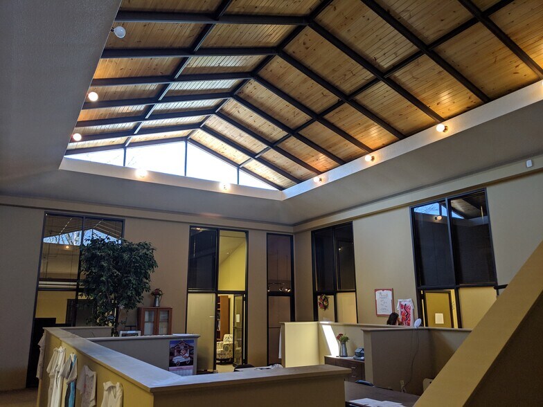 More Photos Of 923 N Vermilion St, Danville Office For Sale