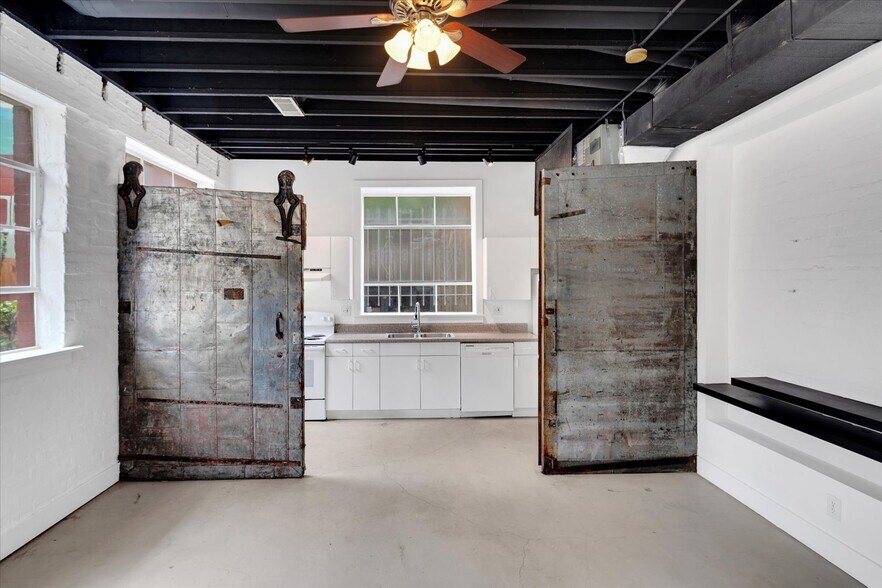More Photos Of 282 Walker St SW, Atlanta Apartments For Sale