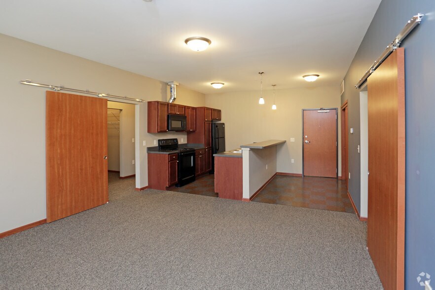 More Photos Of 906 10th St SE, Cedar Rapids Apartments For Sale