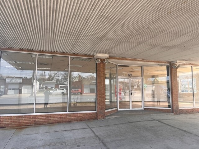 More Photos Of 5245 Ridge Rd, Parma Freestanding For Lease