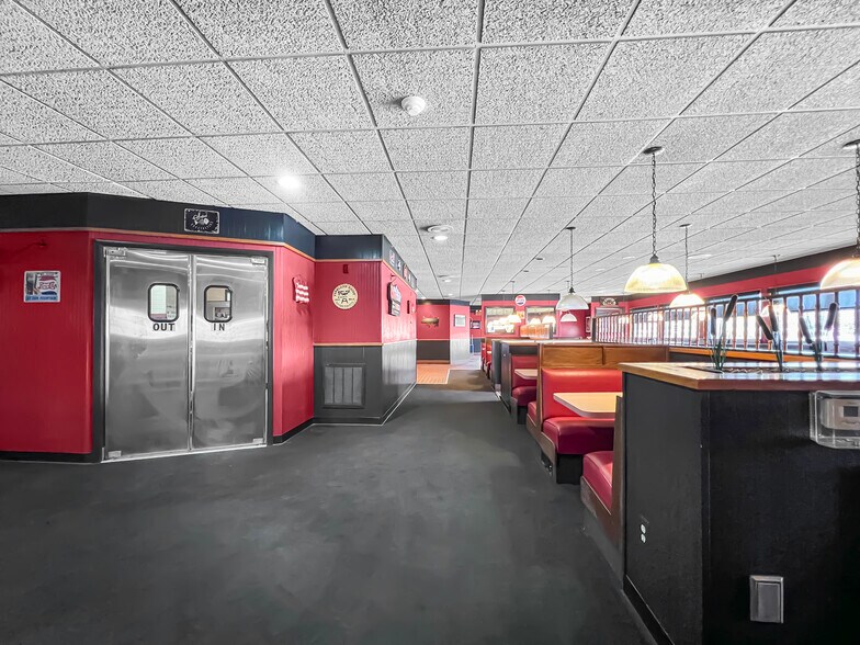 More Photos Of 15371 Highway 13 S, Hurricane Mills General Retail For Sale