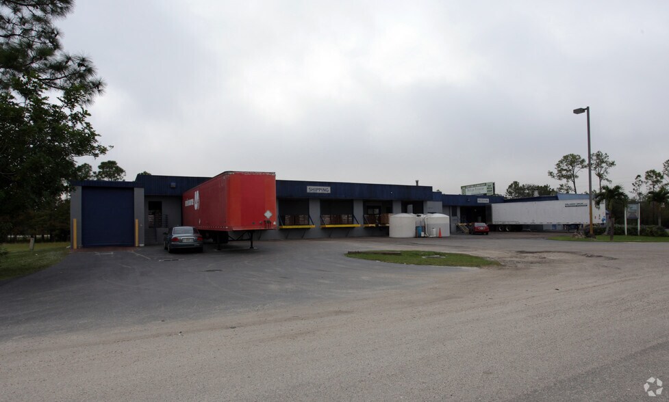 More Photos Of 9910 Bavaria Rd, Fort Myers Warehouse For Sale