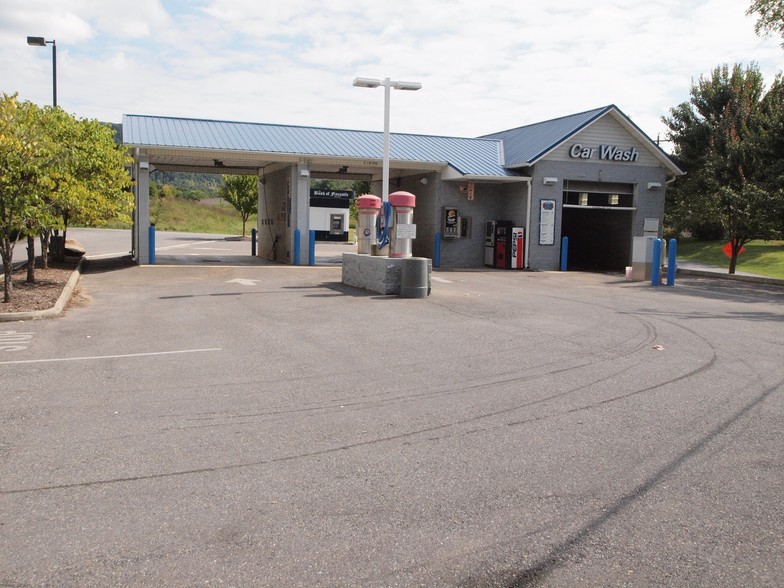 Primary Photo Of 17696 Main St, Buchanan Carwash For Sale