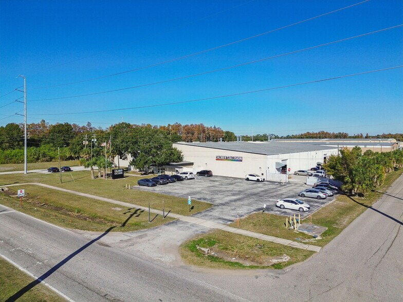 More Photos Of 4811 W Sligh Ave, Tampa Warehouse For Lease