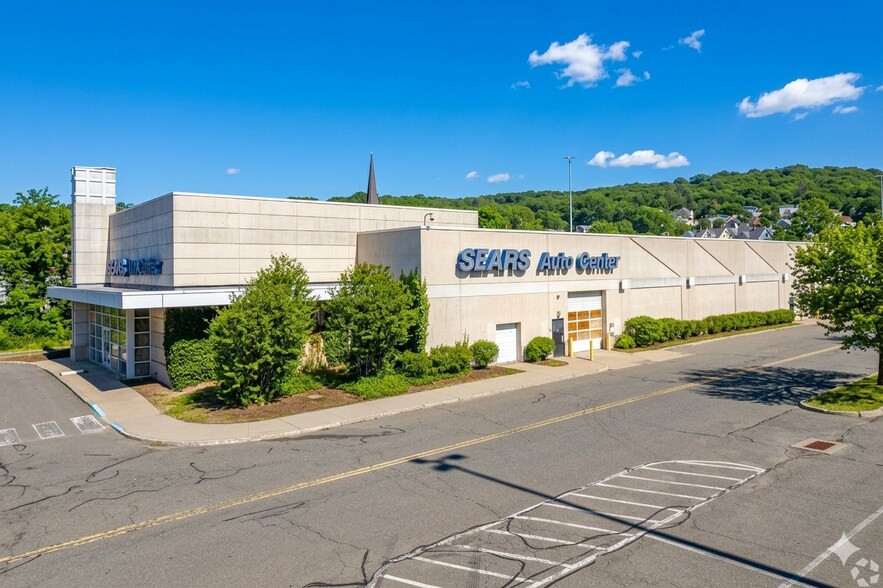Primary Photo Of 425 Union St, Waterbury Department Store For Sale