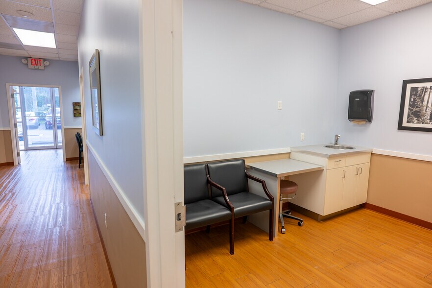 More Photos Of 2439 Country Place Blvd, Trinity Medical For Lease