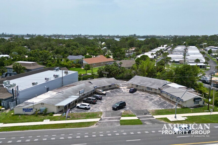 More Photos Of 7204 S Tamiami Trl, Sarasota Freestanding For Sale