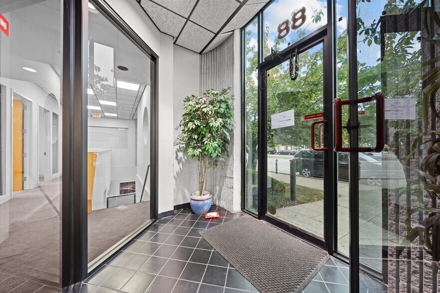 More Photos Of 88 Broadway, Hicksville Office For Lease