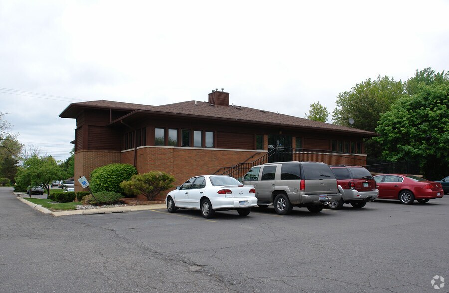 More Photos Of 4333 W Saint Joseph Hwy, Lansing Medical For Lease