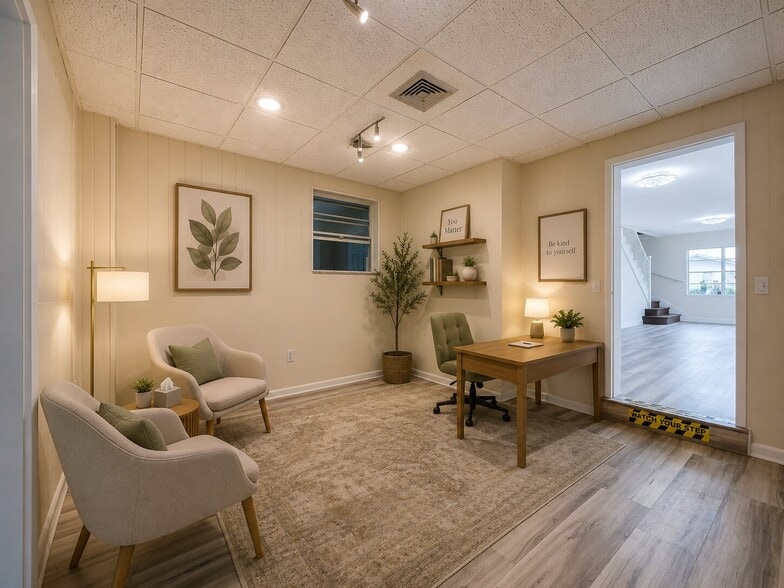 More Photos Of 301 N US Highway 41, Ruskin Office Residential For Lease
