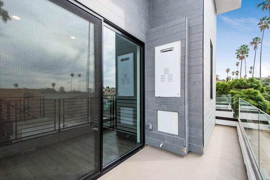 More Photos Of 644 N Normandie Ave, Los Angeles Apartments For Sale