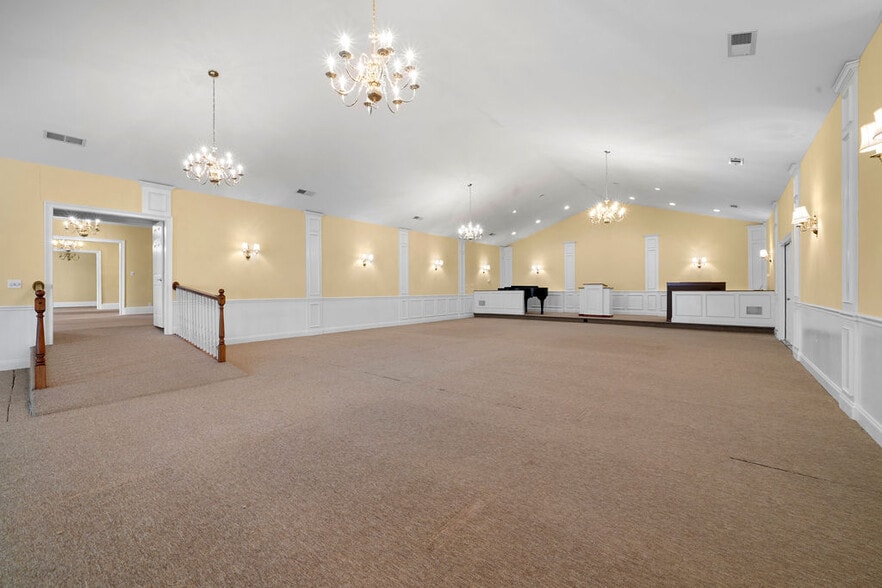 More Photos Of 9 Rome Rd SW, Cave Spring Funeral Home For Sale