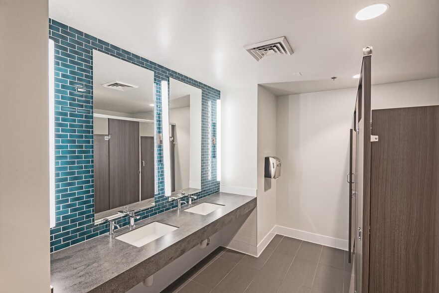 More Photos Of 16150 N Arrowhead Fountains Ctr Dr, Peoria Office For Lease