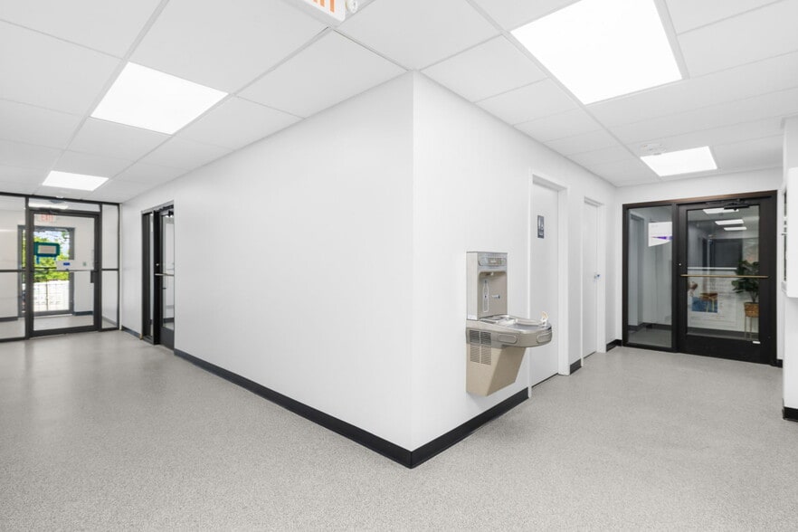 More Photos Of 4585 Washington St, Florissant Medical For Lease