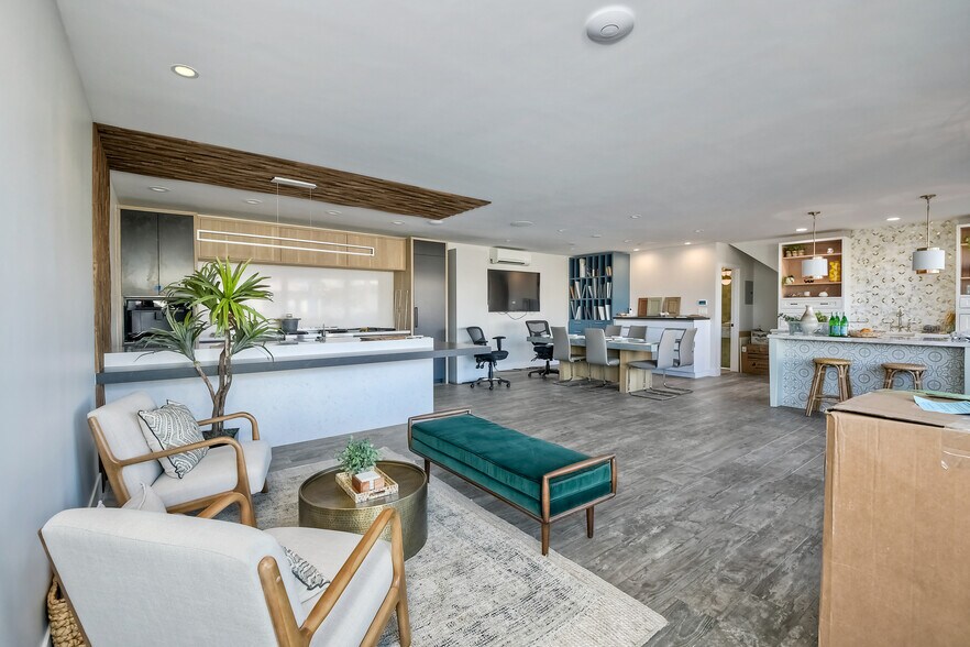 More Photos Of 1105-1107 S Coast Hwy, Oceanside Storefront Retail Office For Sale