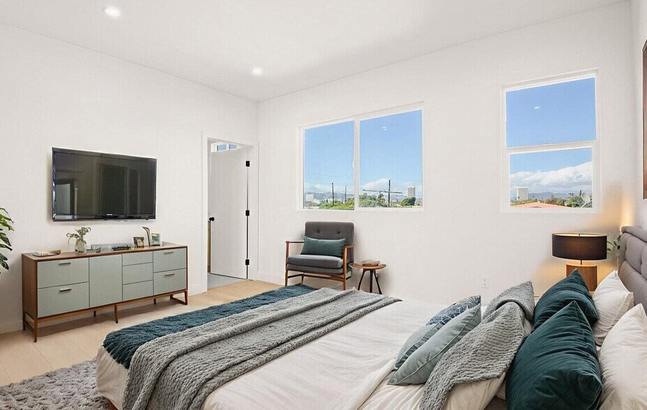 More Photos Of 1707 S Burnside Ave, Los Angeles Apartments For Sale