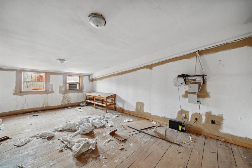 More Photos Of 21405 FM 787 Rd W, Cleveland Warehouse For Sale