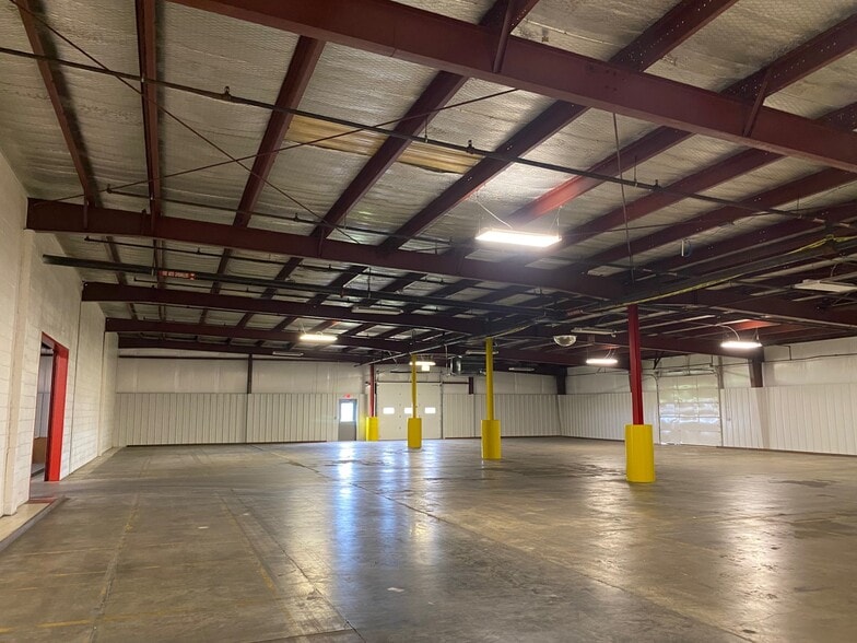 More Photos Of 2200 4th Ave, Seymour Manufacturing For Lease