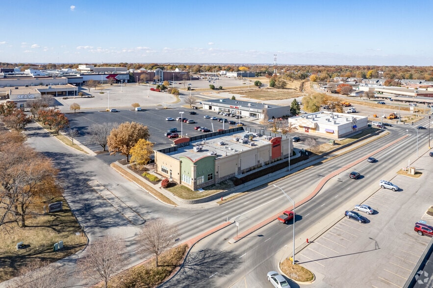 More Photos Of 221 N 66th St, Lincoln Unknown For Lease