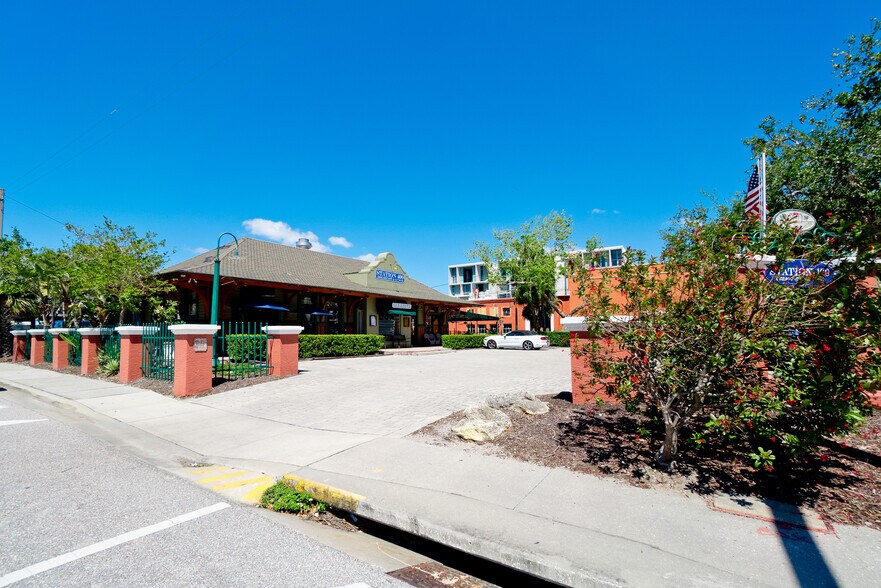 More Photos Of 1503 4th St, Sarasota Restaurant For Lease