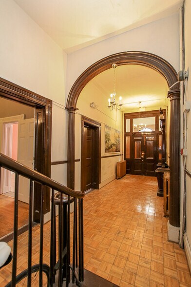 More Photos Of 18 W Franklin St, Baltimore Office Residential For Sale