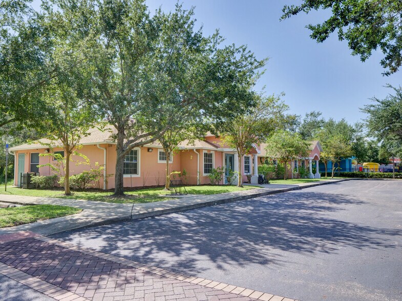 More Photos Of 733 S Goldenrod Rd, Orlando Medical For Sale