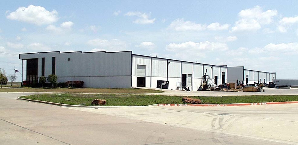 More Photos Of 1000 S Main St, Mansfield Distribution For Lease