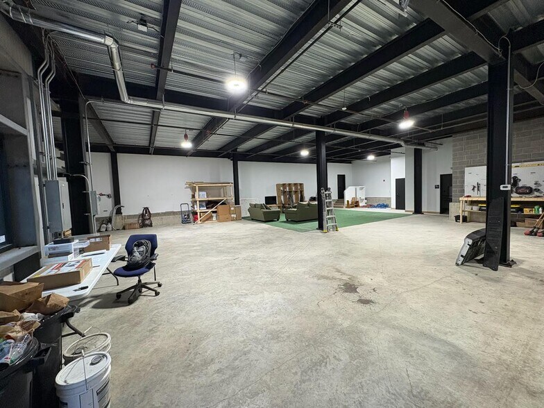 More Photos Of 241 Ethan Allen Hwy, Ridgefield Manufacturing For Lease
