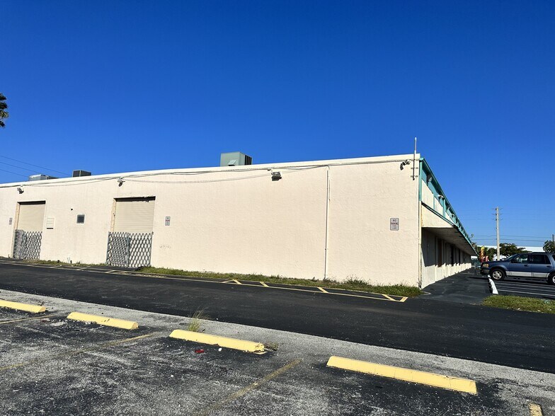 More Photos Of 1883 NW 38th Ave, Lauderhill Light Distribution For Sale