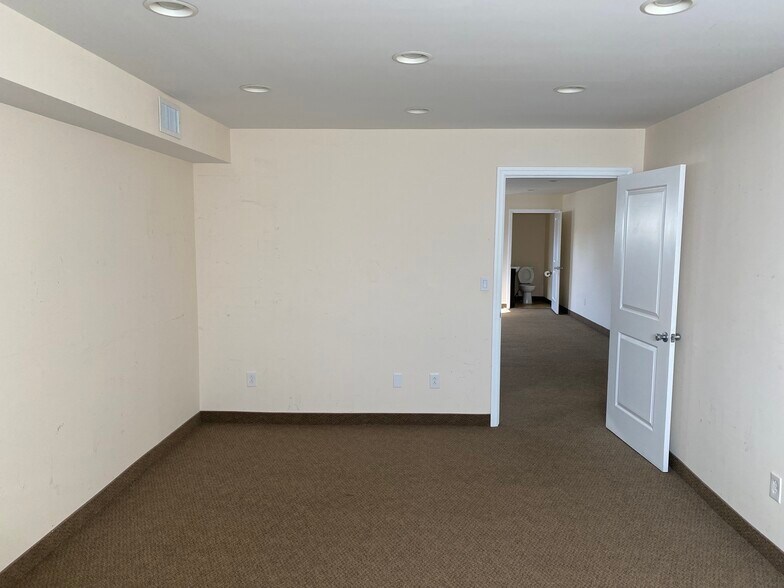 More Photos Of 205 Smithtown Blvd, Nesconset Office For Sale