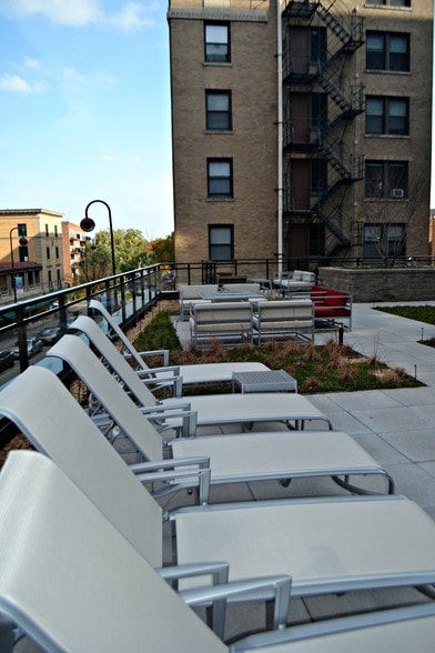 More Photos Of 847 Chicago Ave, Evanston Apartments For Lease