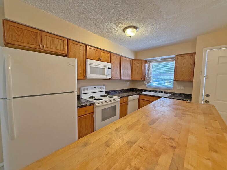 More Photos Of 1005-1009 63rd Ave W, Bradenton Apartments For Sale