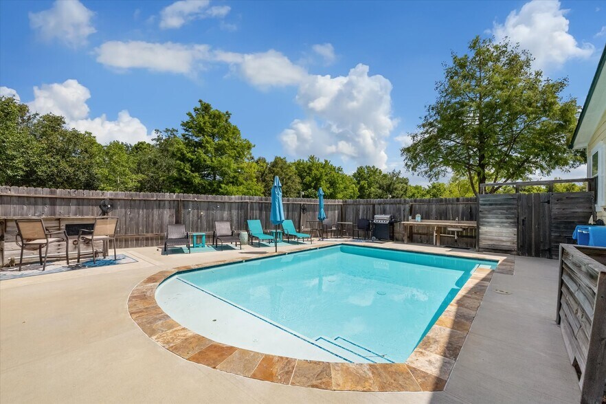 More Photos Of 18232 County Road 127, Pearland Lodge Meeting Hall For Sale