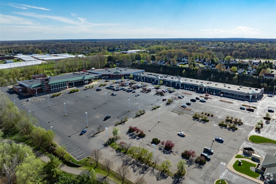 More Photos Of 551-651 Romence Rd, Portage Unknown For Lease